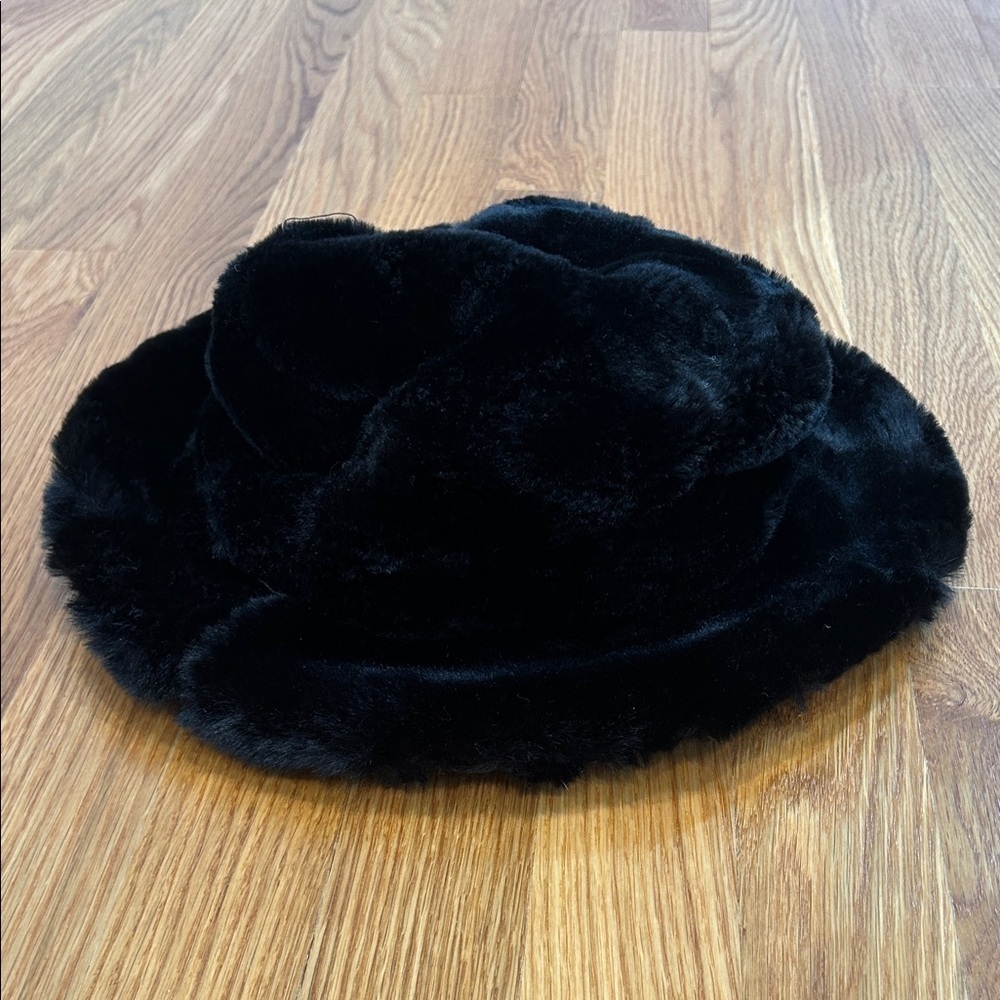 Vintage reversible Black Faux Fur quilted wide rim bucket Hat one size women’s